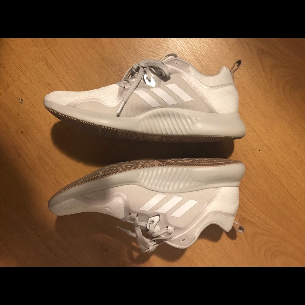 Adidas women’s purebounce sneakers. - Picture 2 of 2